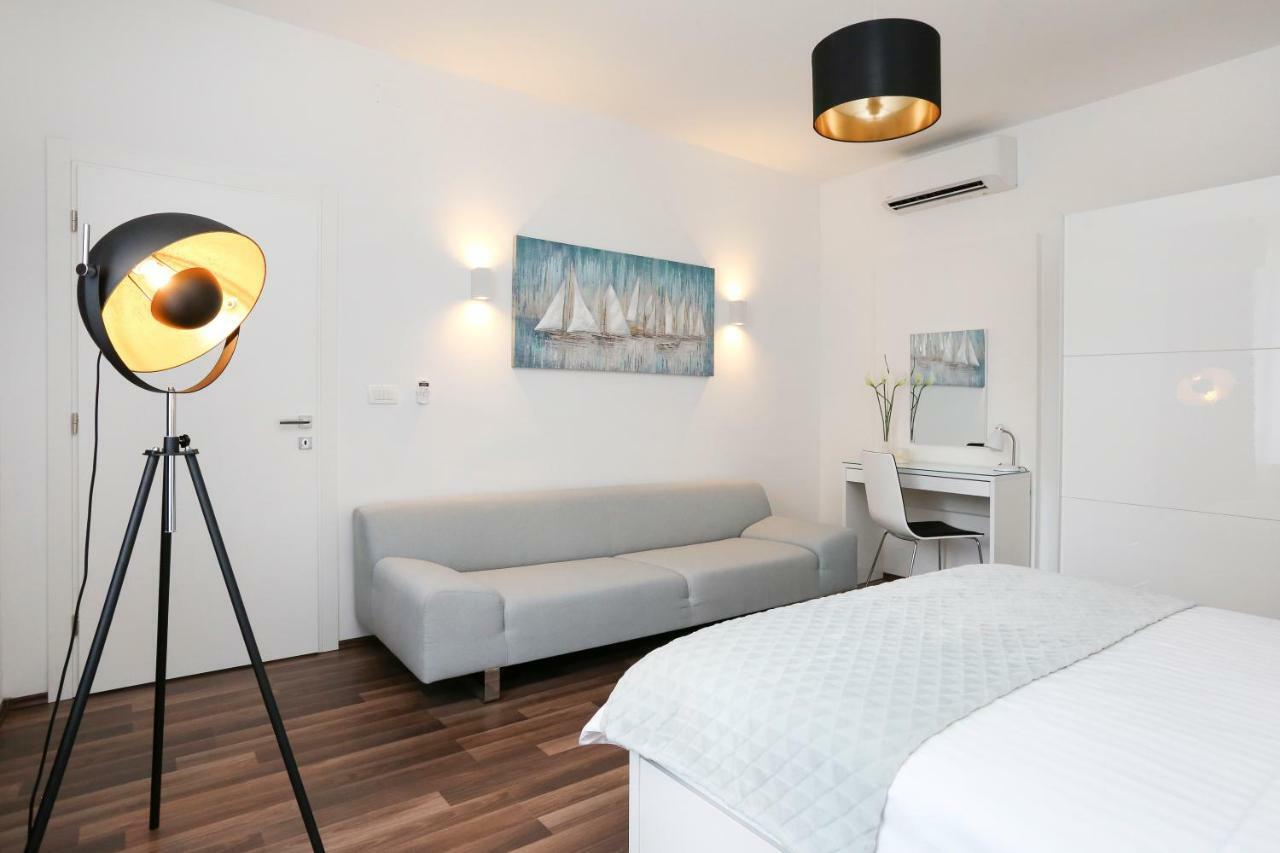Marton & Martinis Superior Apartments - Spacious One-Room Apartments - Excellent Location Within Walking Distance Of Diocletian'S Palace And Bacvice Beach - The Best Restaurants Within Walking Distance - Buralux Properties Сплит Экстерьер фото