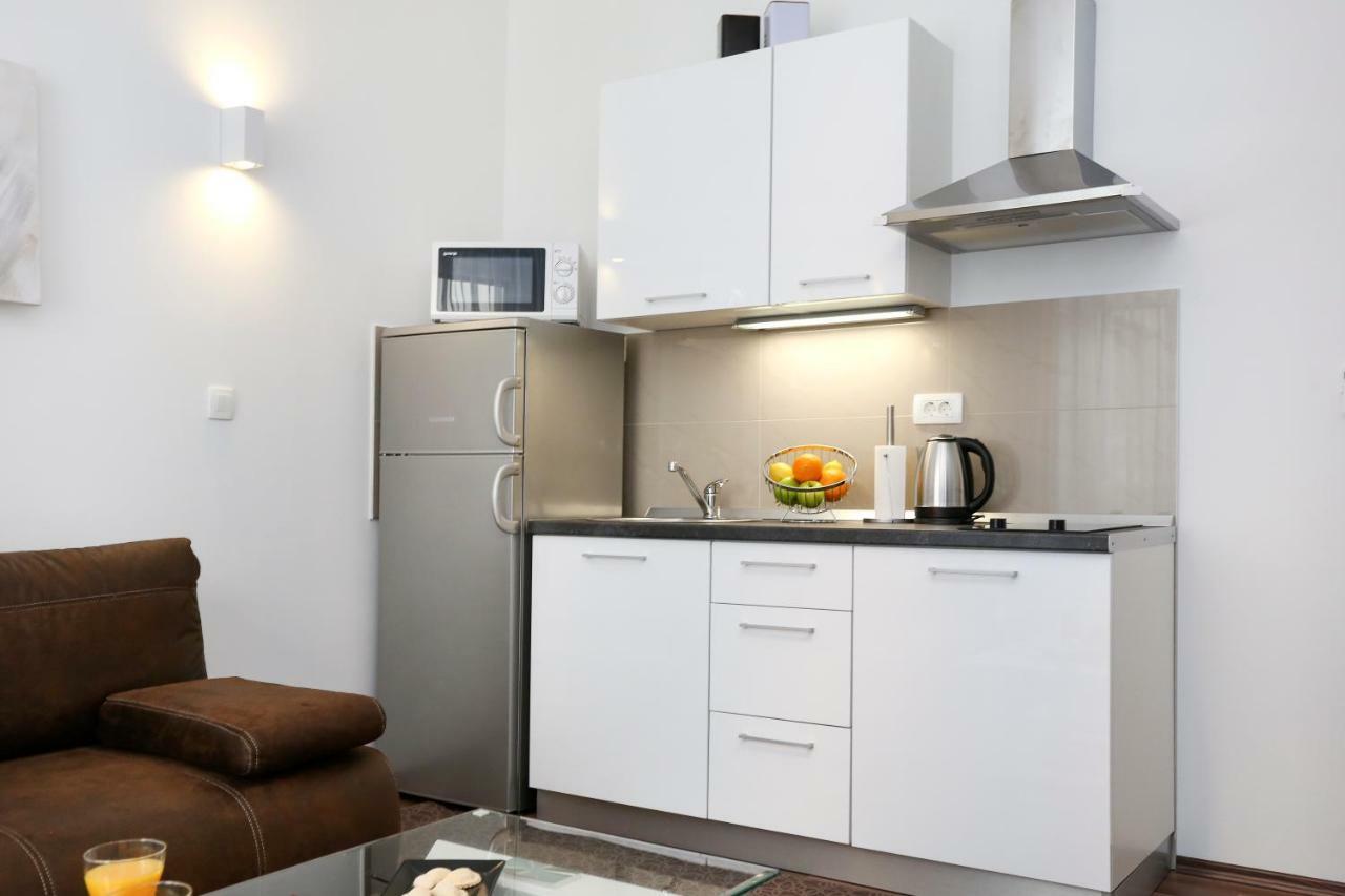 Marton & Martinis Superior Apartments - Spacious One-Room Apartments - Excellent Location Within Walking Distance Of Diocletian'S Palace And Bacvice Beach - The Best Restaurants Within Walking Distance - Buralux Properties Сплит Экстерьер фото